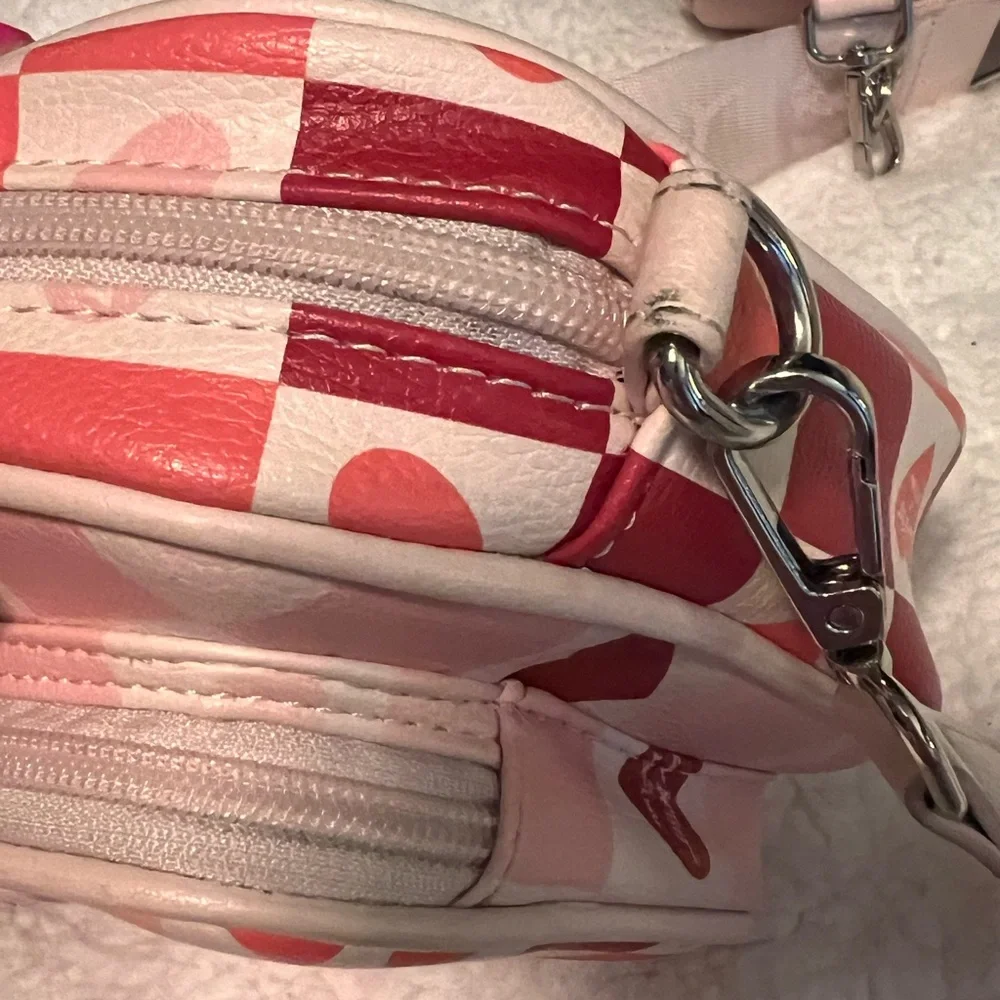 💕Host Pick💕Betsey Johnson Pink Checker Heart Crossbody Bag - Picture 9 of 15